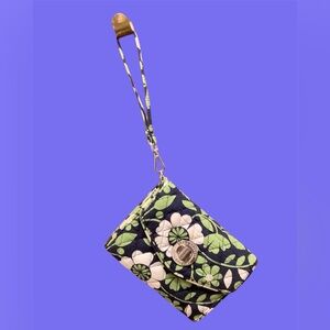 Elegant Vera Bradley Floral Green, Navy & White  Wristlet Clutch. NEW!